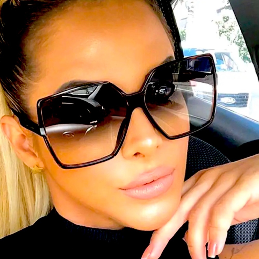 SO CHIC BOUTIQUE BLACK OVERSIZED SUNGLASSES!